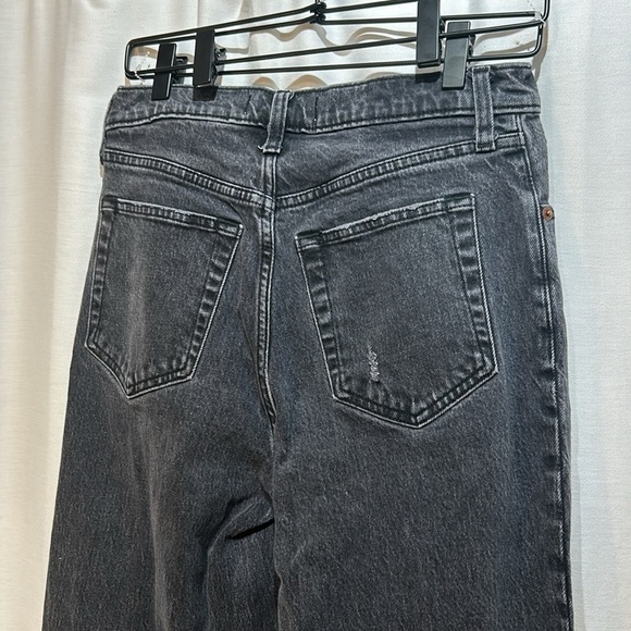 ABERCROMBIE & FITCH • 90’s Straight Ultra High Rise • Size 26 / 6 - Picture 7 of 7